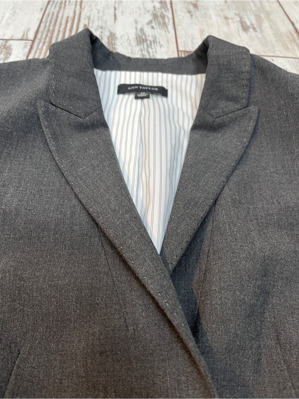 Ann Taylor Tailored Blazer Womens 12 Charcoal Gray Single Button Pinstripe - Picture 11 of 13